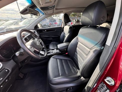 Used 2020 Kia Sorento EX image 11