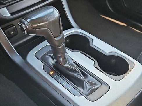Used 2020 Chevrolet Colorado LT RWD image 18