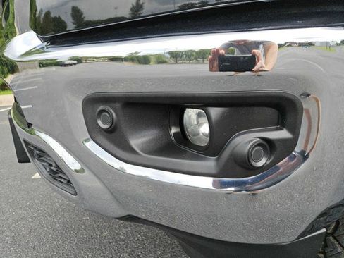 Used 2020 RAM 1500 Big Horn AWD/4WD image 11