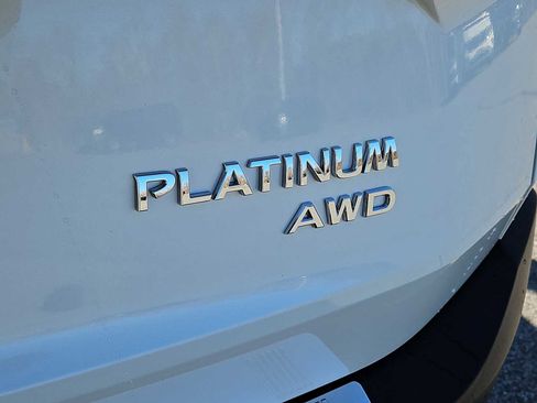 Used 2021 Nissan Rogue Platinum image 12