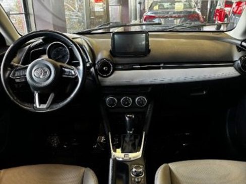 Used 2020 Toyota Yaris XLE image 50