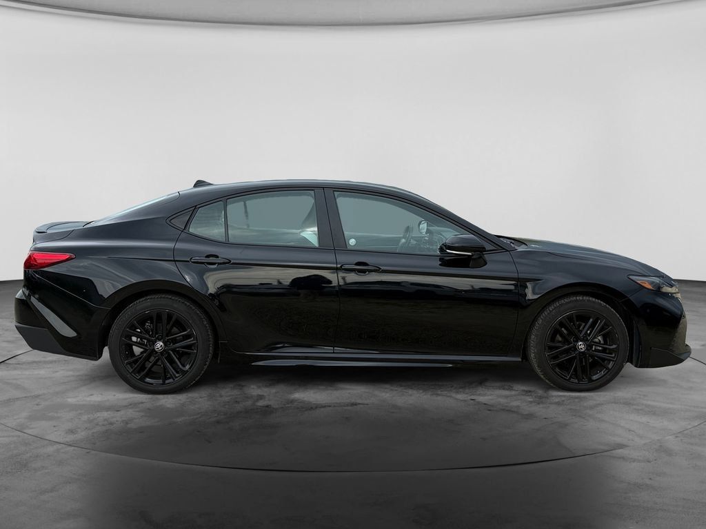 Used 2025 Toyota Camry SE FWD image 10