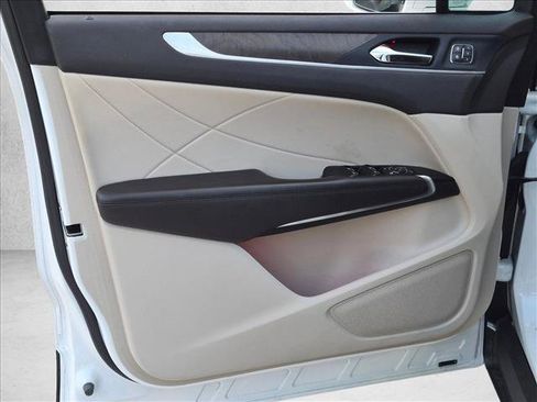 Used 2019 Lincoln MKC Reserve AWD/4WD image 11