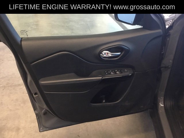 Used 2023 Jeep Cherokee Altitude Lux AWD/4WD image 19
