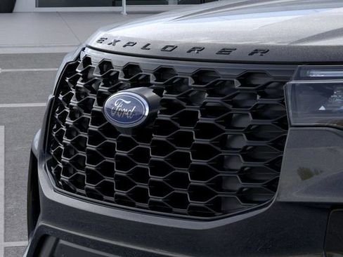 New 2026 Ford Explorer ST-Line w/ ST-Line Street Pack image 17