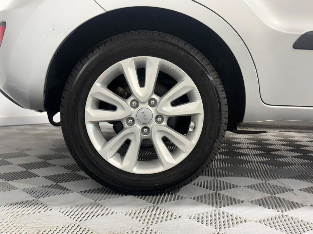 Used 2013 Kia Soul + FWD image 34