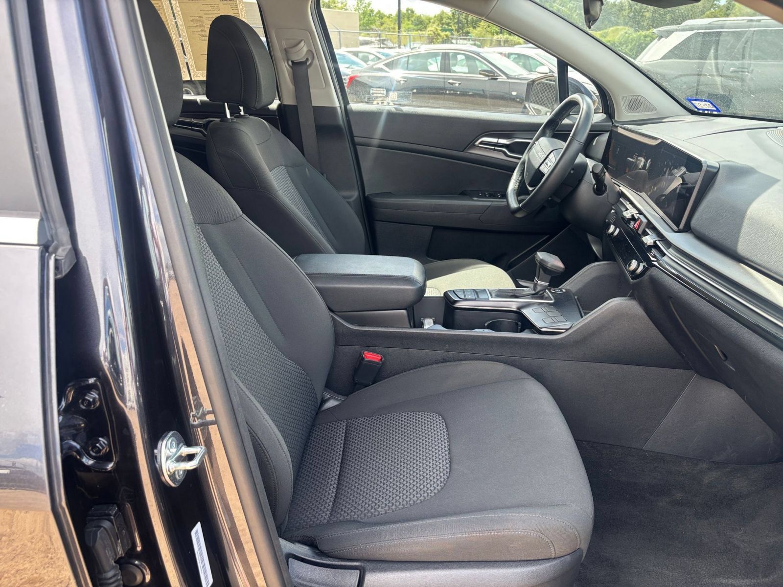 Used 2026 Kia Sportage LX FWD image 26
