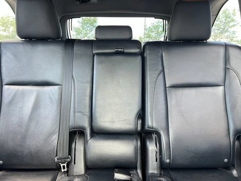 Used 2014 Toyota Highlander XLE AWD/4WD image 30