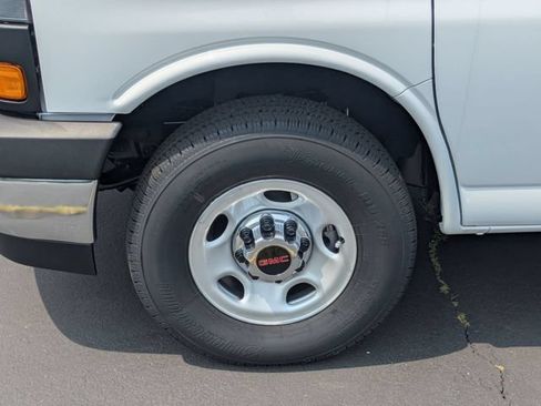 New 2026 GMC Savana 3500 Extended RWD image 10