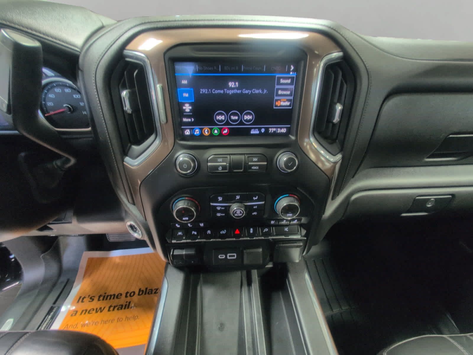 Used 2019 Chevrolet Silverado 1500 High Country w/ Technology Package AWD/4WD image 11