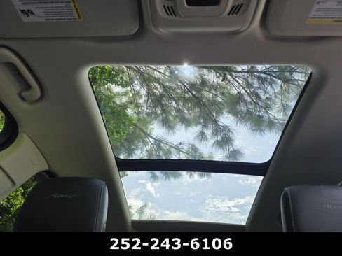 Used 2023 Buick Envision Avenir FWD image 13