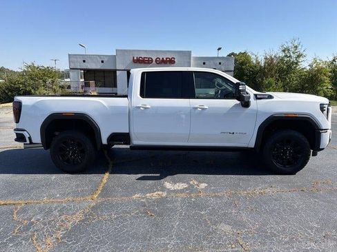 Used 2024 GMC Sierra 2500 AT4 w/ AT4 Premium Plus Package AWD/4WD image 4
