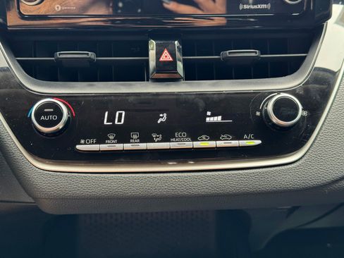 Used 2022 Toyota Corolla LE FWD image 24
