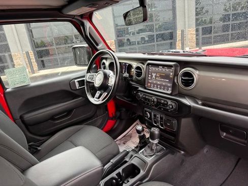 Used 2021 Jeep Wrangler Unlimited Sahara w/ Uconnect 4C Nav & Sound Group AWD/4WD image 28