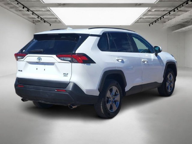 Used 2025 Toyota RAV4 XLE AWD/4WD image 6