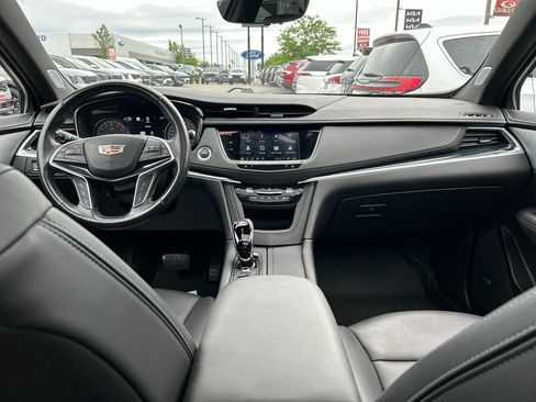 Used 2024 Cadillac XT5 Premium Luxury w/ Technology Package AWD/4WD image 16