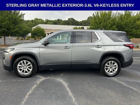 Used 2023 Chevrolet Traverse LS FWD image 6