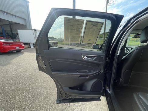 Certified 2022 Ford Edge Titanium AWD/4WD image 28