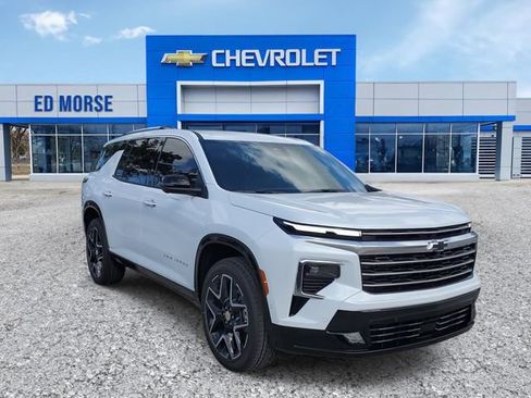 New 2026 Chevrolet Traverse High Country image 2