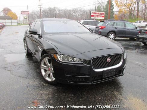 Used 2017 Jaguar XE Prestige image 5