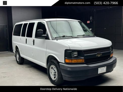 Used 2017 Chevrolet Express 2500 LS image 8