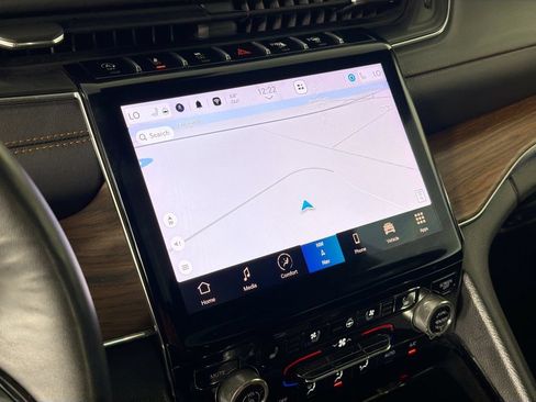 Used 2023 Jeep Grand Cherokee L Summit w/ Rear Seat Video Group I AWD/4WD image 14
