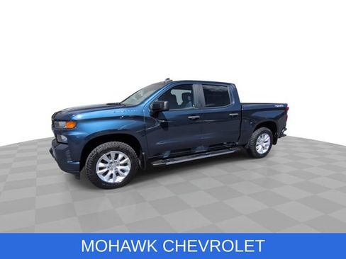 Used 2020 Chevrolet Silverado 1500 Custom w/ Custom Value Package AWD/4WD image 4