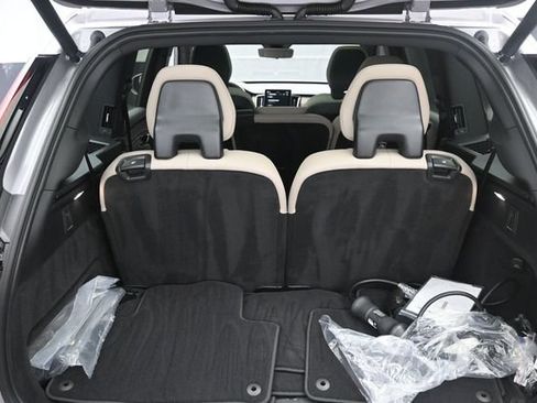 Certified 2026 Volvo XC90 T8 Core w/ Protection Package Premier AWD/4WD image 24
