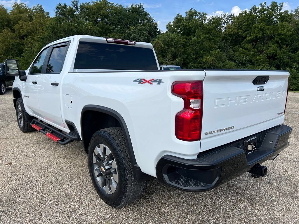 Used 2024 Chevrolet Silverado 2500 Custom w/ Custom Convenience Package AWD/4WD image 3