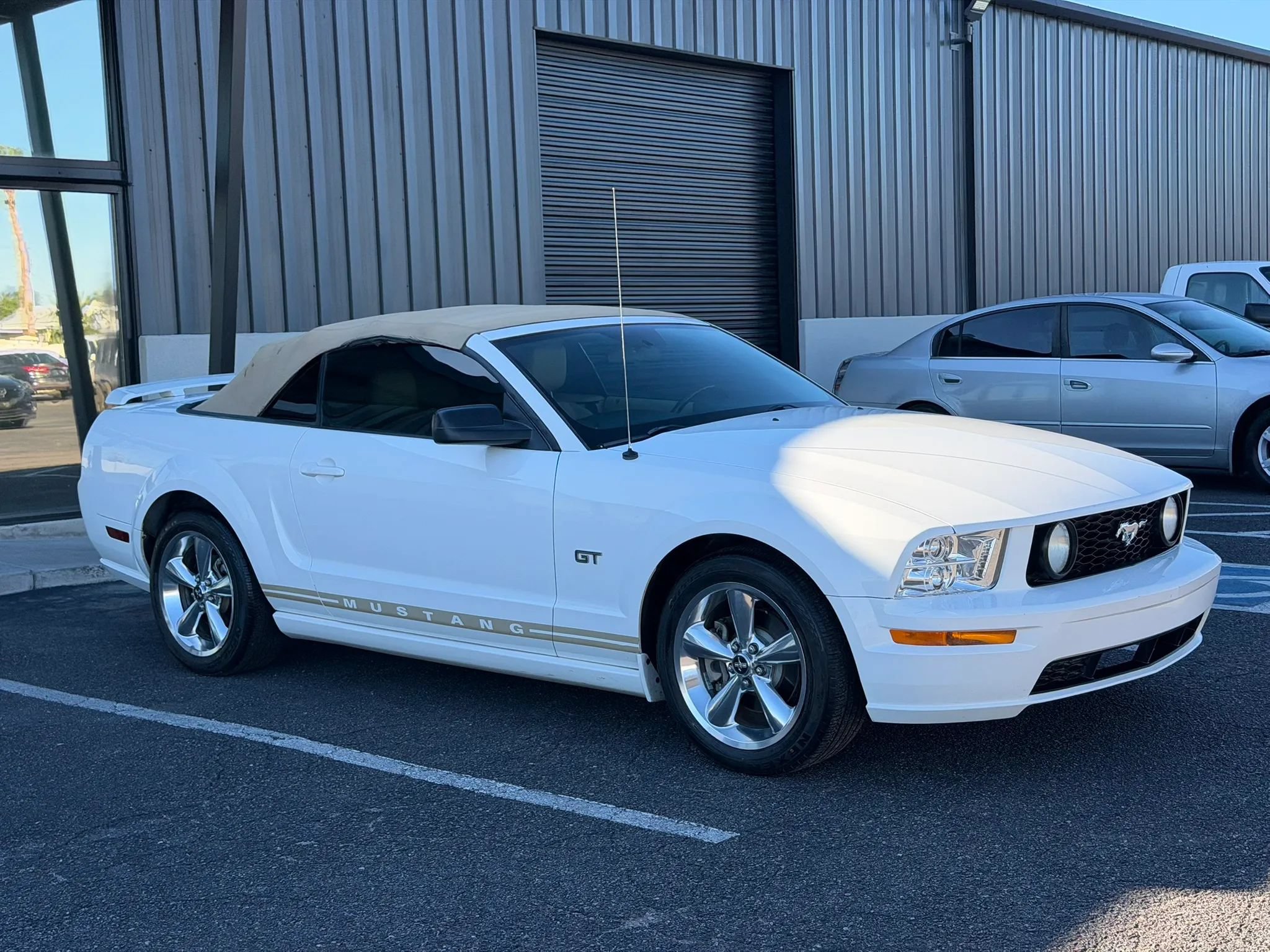 Used 2006 Ford Mustang GT RWD image 14