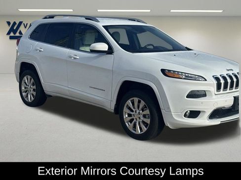 Used 2016 Jeep Cherokee Overland w/ Technology Group image 8