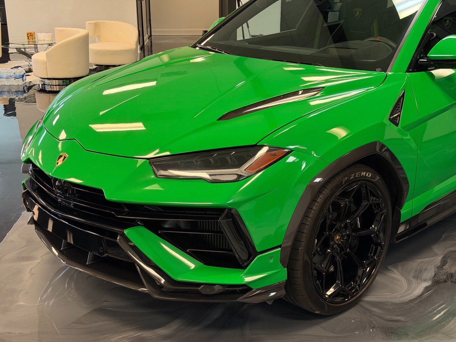 Used 2023 Lamborghini Urus Performante AWD/4WD image 4