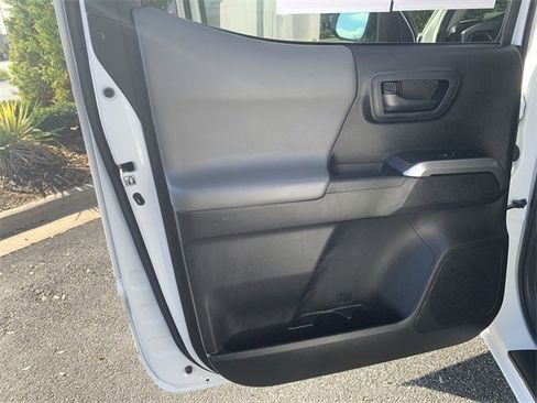 Certified 2019 Toyota Tacoma TRD Sport image 15