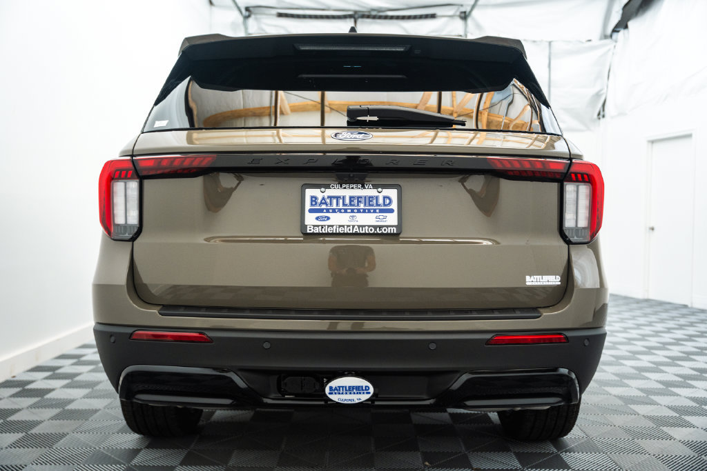 New 2027 Ford Explorer ST-Line w/ Premium Package AWD/4WD image 6