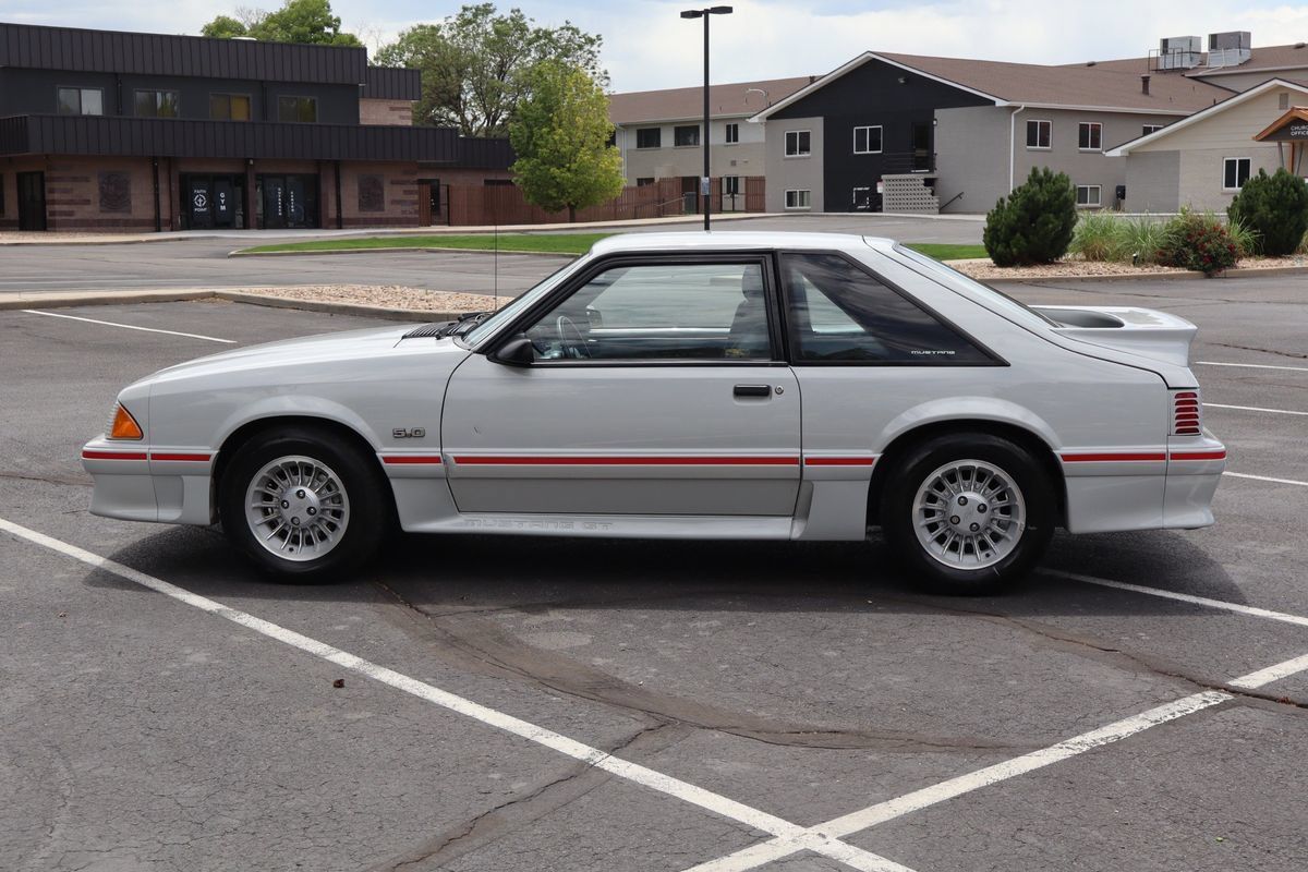 Used 1988 Ford Mustang GT RWD image 9
