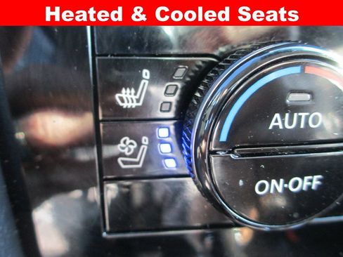 Used 2022 Nissan Armada Platinum w/ Captain's Chairs Package image 18