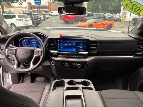 Used 2025 Chevrolet Silverado 2500 LT w/ Trail Boss Package AWD/4WD image 12