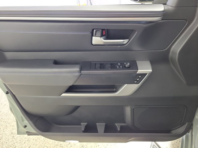 Used 2025 Toyota Sequoia Platinum AWD/4WD image 23