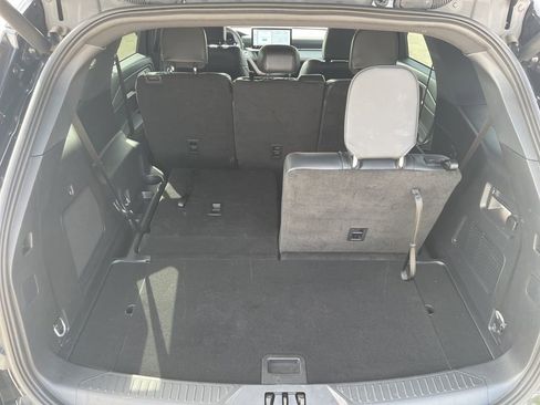 Used 2025 Ford Explorer ST-Line w/ ST-Line Street Pack image 33