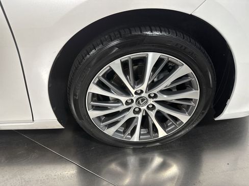 Used 2019 Lexus ES 350 F Sport image 14