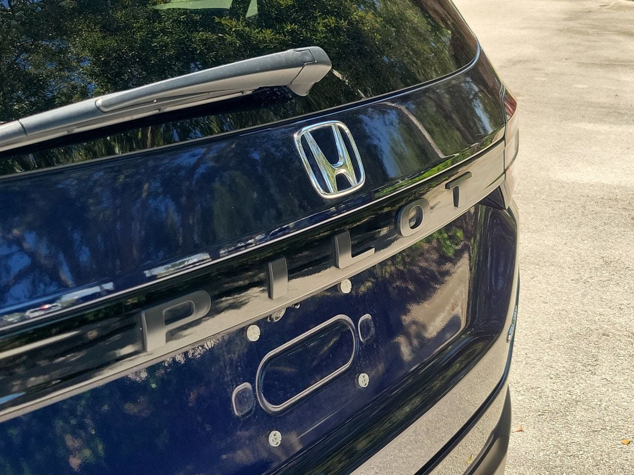 Used 2025 Honda Pilot Elite image 6
