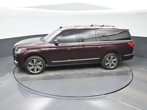 Used 2018 Lincoln Navigator L Reserve w/ Technology Package AWD/4WD image 18