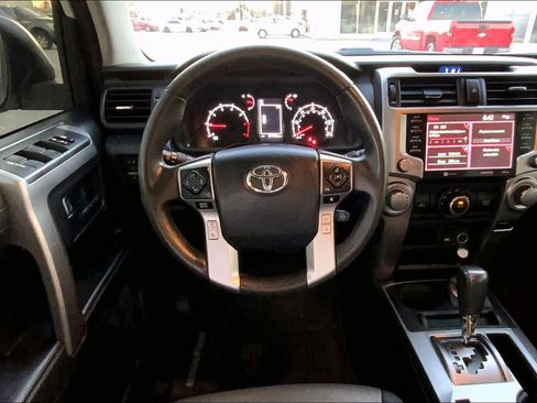 Used 2021 Toyota 4Runner SR5 Premium image 6