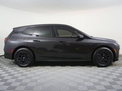 Used 2024 BMW iX xDrive50 AWD/4WD image 2