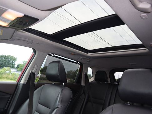 Certified 2022 Nissan Rogue SV w/ SV Premium Package image 10