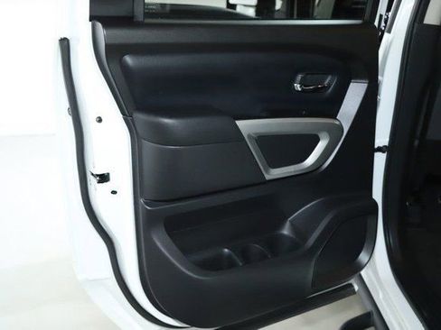 Used 2024 Nissan Titan SV w/ SV Convenience Package image 13