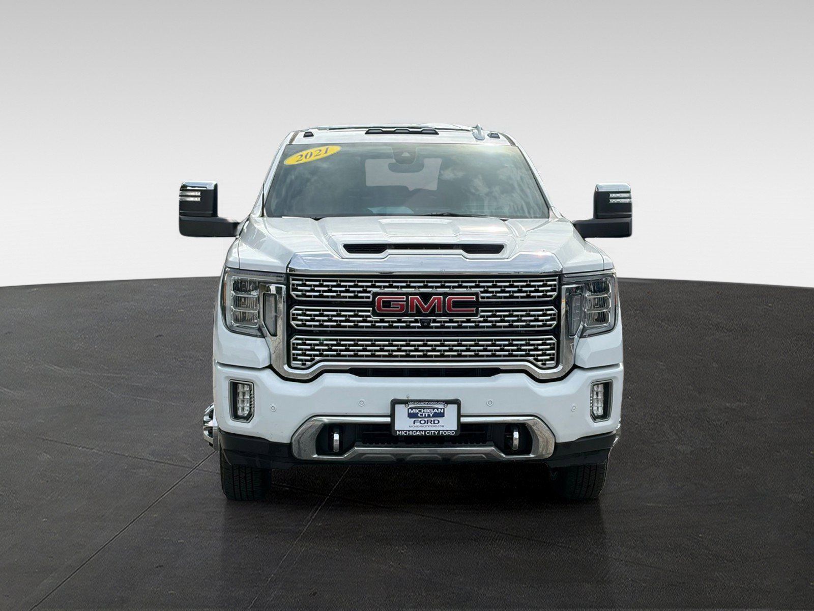 Used 2021 GMC Sierra 3500 Denali w/ Denali Ultimate Package AWD/4WD image 2