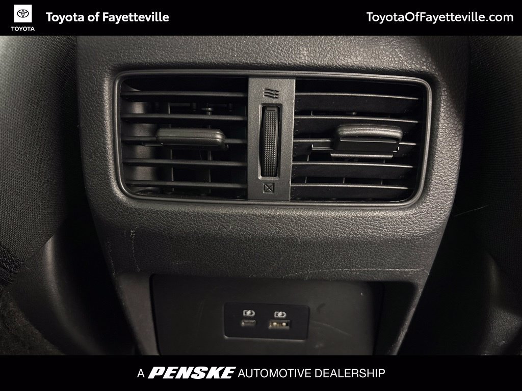 Used 2022 Nissan Rogue SV AWD/4WD image 17