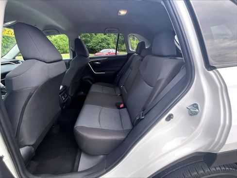 Used 2025 Toyota RAV4 XLE AWD/4WD image 15