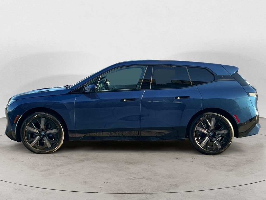 Used 2024 BMW iX xDrive50 w/ Premium Package AWD/4WD image 8